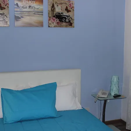 מלון Tony The Place To *