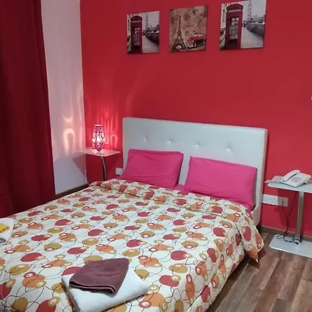 Tony The Place To ניקוסיה